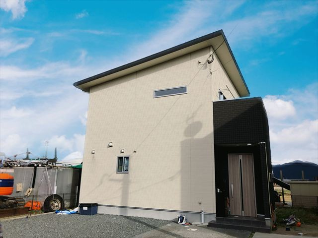直方市大字植木戸建ての外観|外観は落ち着いています