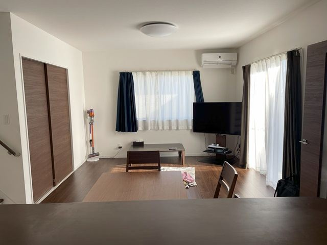 直方市大字植木戸建ての居間・リビング|こちらの居間で趣味の時間をお楽しみください