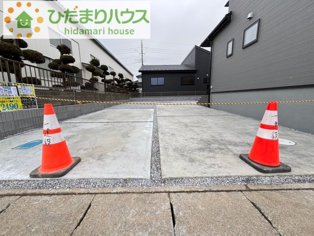 本庄市小島3丁目　新築一戸建て　リーブルガーデン　01の駐車場