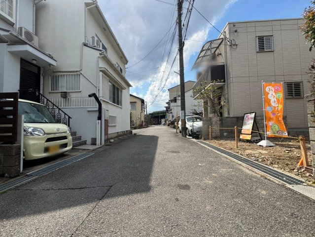 上植野町山ノ下　建築条件無し土地の前面道路含む現地写真|【前道】