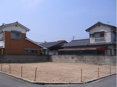西条市明理川1-15の外観