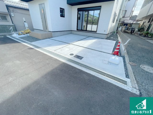 豊中市利倉　第1期　新築一戸建ての駐車場|駐車スペース！散水栓があるので、こまめに愛車を洗えます！