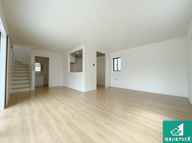 豊中市利倉　第1期　新築一戸建ての居間・リビング|現在建築中！落ち着いた街並みで新生活を始めることが出来そう！周辺の物件も併せてご紹介させて頂きます！