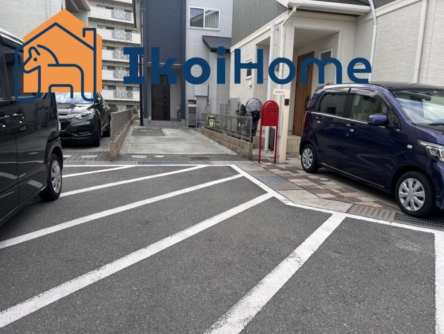 明石市二見町東二見　中古のエントランス|●年中無休：当日予約可●玄関には靴をたくさん収納できるシューズボックスが完備されています。