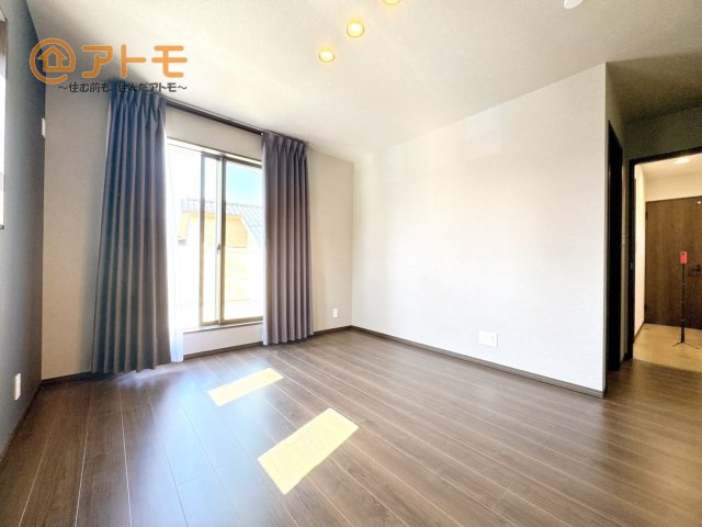 【寝室】 | 沼津市大岡　分譲住宅　1号棟 | 毎日すごす部屋の広さや陽当りも気になるポイントですね！現地で体感してみてください♪