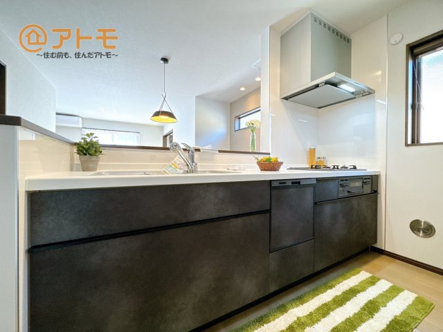 【キッチン】 | 沼津市大岡　分譲住宅　1号棟 | 対面タイプならキッチン内にいながらご家族やお客様との会話が楽しめます♪