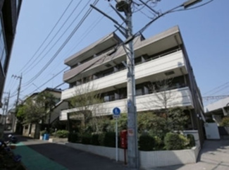 【外観】 | 鉄筋コンクリート造のがっちりとした建物。