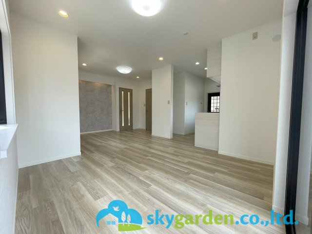 藤沢市鵠沼藤が谷　中古戸建の居間・リビング