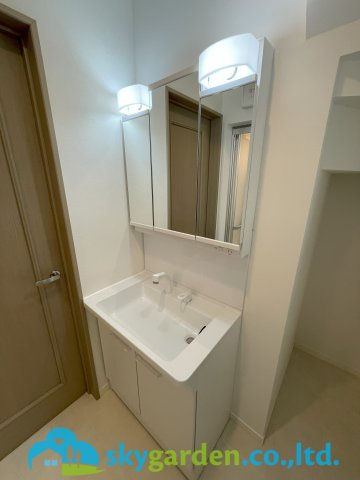 藤沢市鵠沼藤が谷　中古戸建の独立洗面台