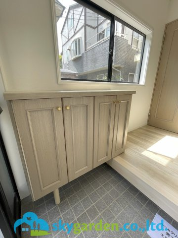 藤沢市鵠沼藤が谷　中古戸建の玄関