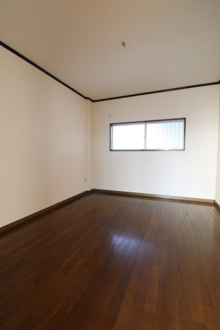 TRハイツの洋室