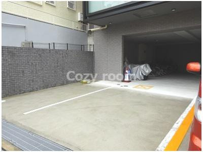 【駐車場】 | ブエナビスタ江坂広芝町 | カースペースがあります（空き：要確認）