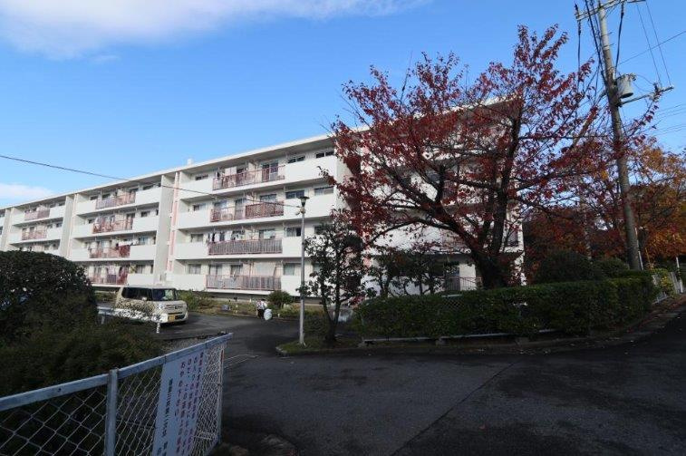香里三井第二次北住宅A9棟の外観|新しい生活にいかがでしょうか？外観はお住まいの顔になります。こだわりたいポイントですね。水回りリフォームやリノベーションも承ってます。
■現地見学・資金計画相談・住宅ローン相談もお問合せ受付中■