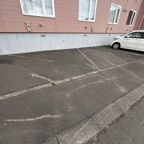 Mハイツ２の駐車場|駐車場があるので、車を買う予定の方も安心です