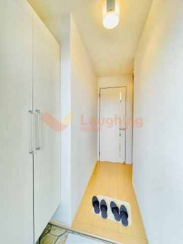 アヴニール合川の玄関|明るい玄関です