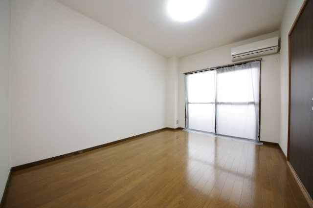 サンシャイン大堀の居間・リビング