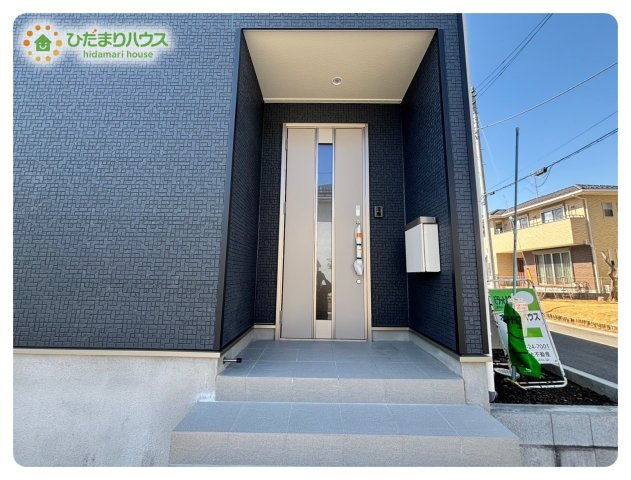 東松山市美原町　第2　新築一戸建て　クレイドルガーデン　01のエントランス