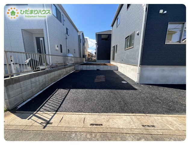 東松山市美原町　第2　新築一戸建て　クレイドルガーデン　01の駐車場