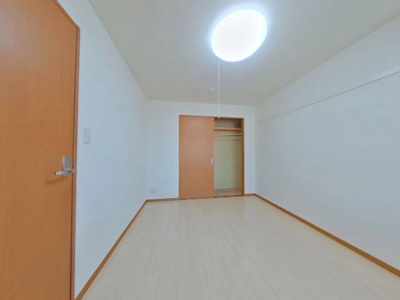 【洋室】 | リンピア愛野