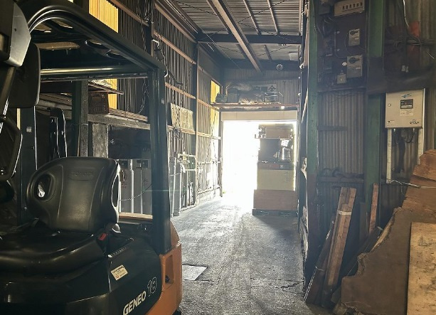 堺市美原区真福寺の工場の内装