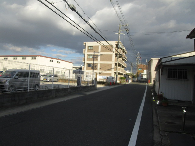 堺市美原区真福寺の工場の周辺