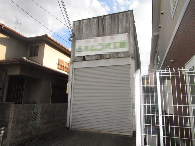 堺市美原区真福寺の工場の外観