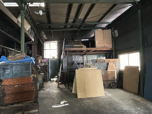 堺市美原区真福寺の工場の内装