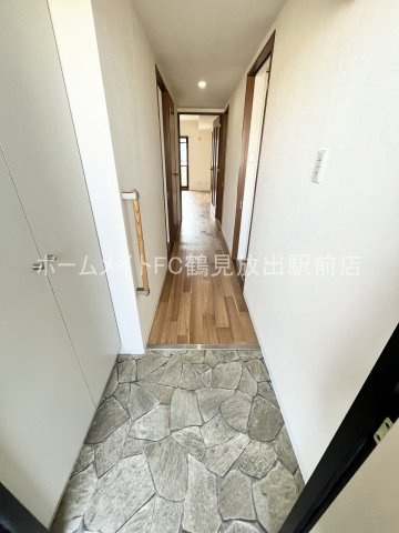 大阪市城東区放出西２丁目の賃貸マンションの玄関