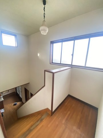 都城市志比田町の中古一戸建のその他|階段

