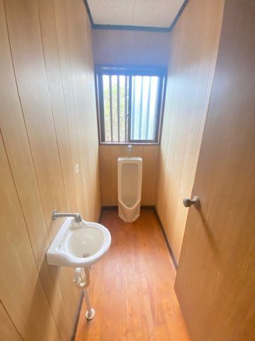 都城市志比田町の中古一戸建のトイレ