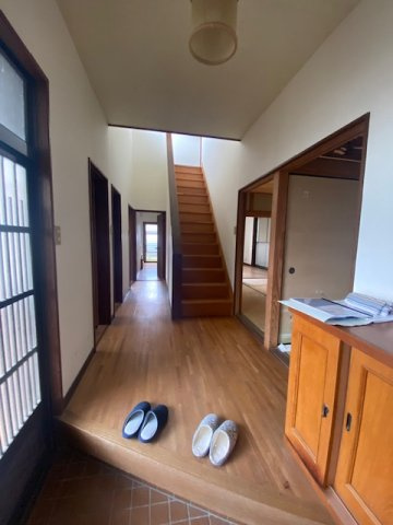 都城市志比田町の中古一戸建の玄関