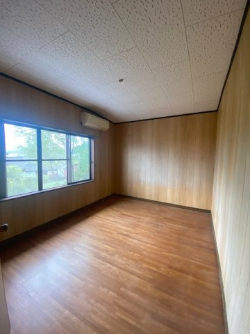 都城市志比田町の中古一戸建の洋室