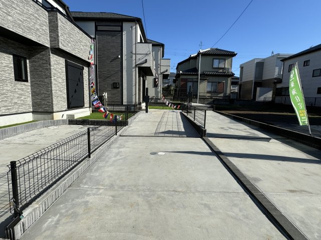 鎌ケ谷市丸山１丁目新築戸建の駐車場|2号棟駐車スペース・縦列2台駐車可