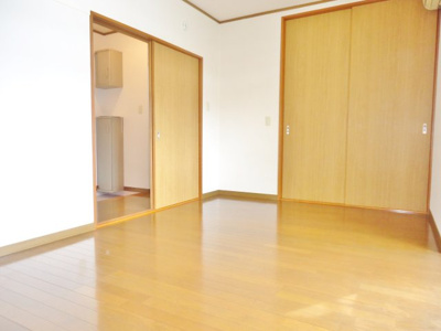 【居間・リビング】 | エメローズ高橋 | 洋室7.5帖　※写真はイメージです