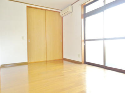 【その他】 | エメローズ高橋 | 洋室7.5帖　※写真はイメージです