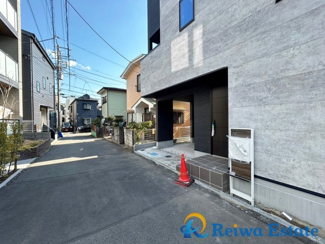 新築戸建　茅ヶ崎市本宿町の前面道路含む現地写真