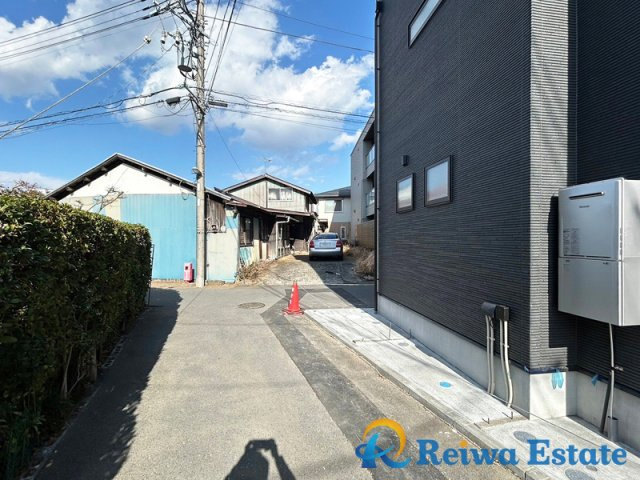 新築戸建　茅ヶ崎市本宿町の前面道路含む現地写真