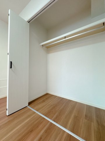 【収納】 | グランフォーレ荒江サウステラス☆仲介手数料無料☆ | たくさんあっても困らないのが収納スペース。ひとつでこれだけ大きいとずいぶん助かります。