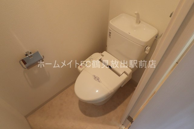 大阪市鶴見区放出東３丁目の賃貸マンションのトイレ