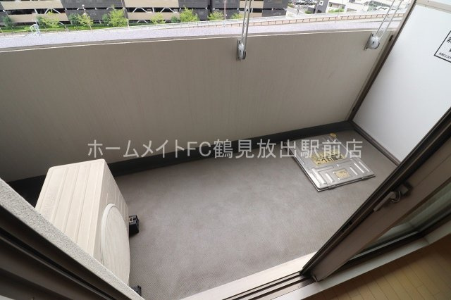 大阪市鶴見区放出東３丁目の賃貸マンションのバルコニー