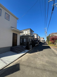 【前面道路含む現地写真】