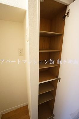 サクセスヒルズの玄関