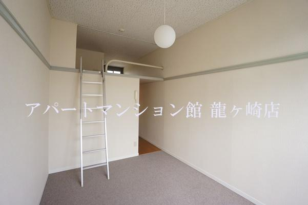 サクセスヒルズの居間・リビング