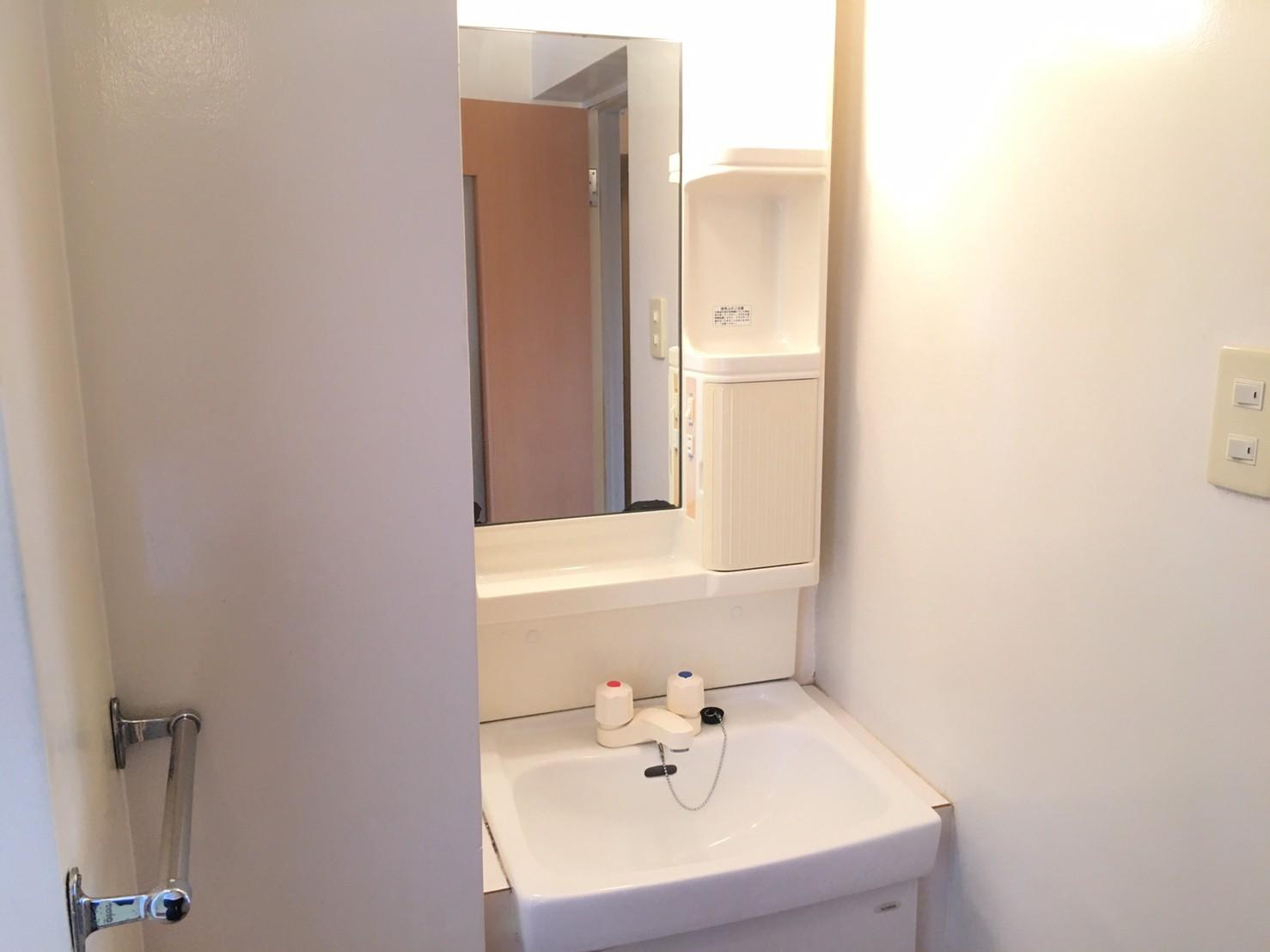 マンションTSUZUKIの独立洗面台|現状優先となります