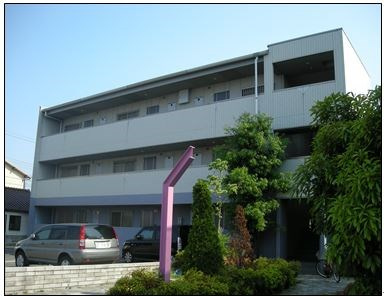 ヴェルドミールステラの外観|間口の広い建物です