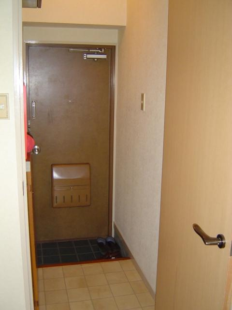 キャピタルハイツの玄関|現状優先となります