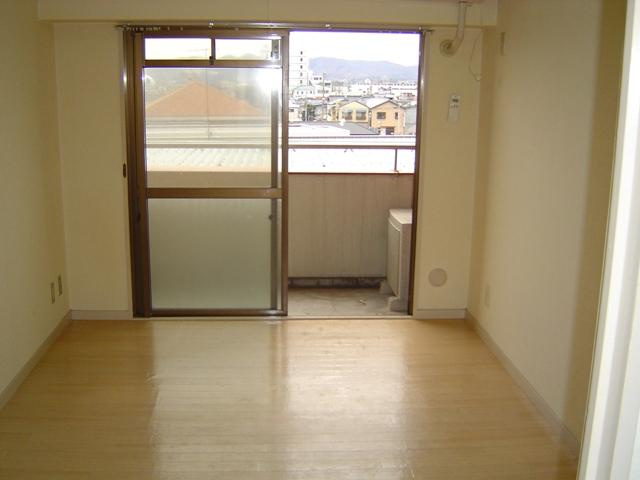 キャピタルハイツの居間・リビング|現状優先となります