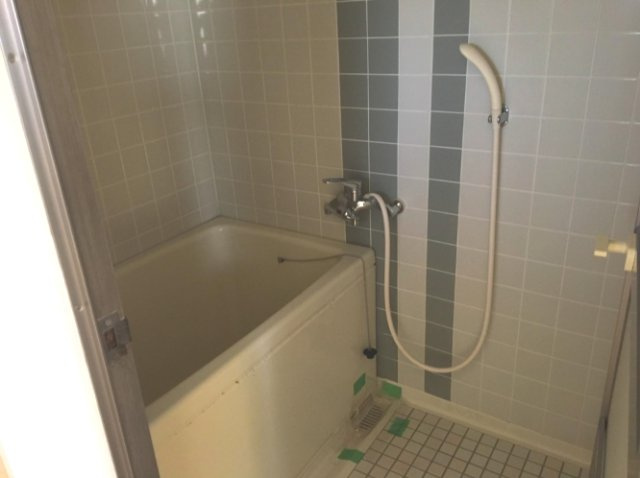 新浜マンションの浴室