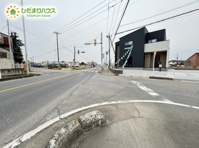深谷市折之口　新築一戸建て　第1期　クライン　01の前面道路含む現地写真|前面道路幅6ｍ以上☆車の出入りもラクラクできちゃいます(^^♪

