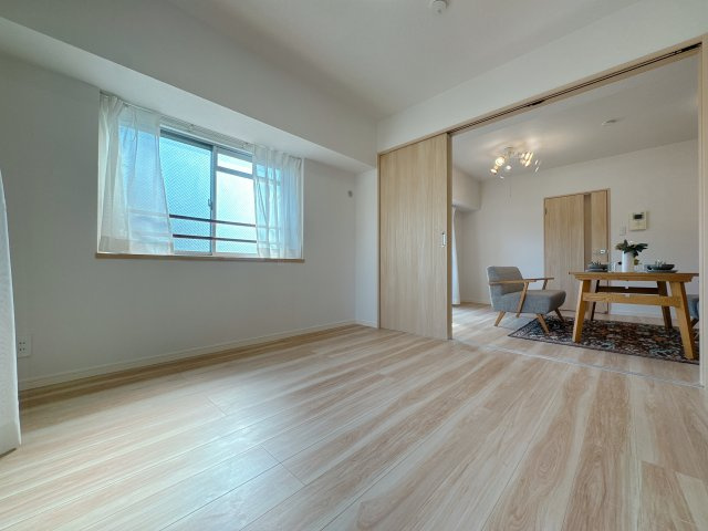 【洋室】 | 三愛シティライフ箱崎12☆仲介手数料無料☆ | 全居室エアコン設置可能です♪エアコンが取付られずに、収納部屋や物置部屋にされてるマンション意外と多いんです！